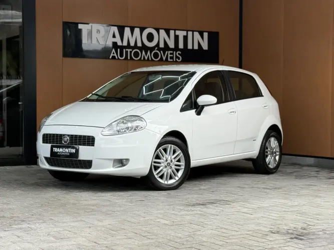 Fiat Punto Essence 1.8 Flex 16V 5P 2012