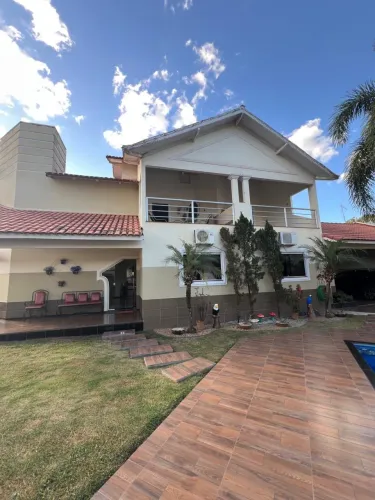 Sobrado disponível a venda