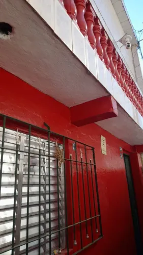Vendo duas casa uma encima da outra endividual
