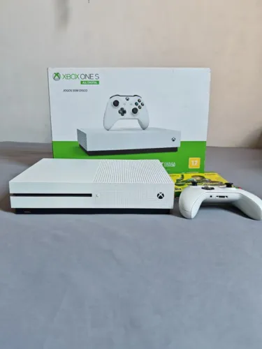 Xbox One S 1TB + Controle + CyberPunk
