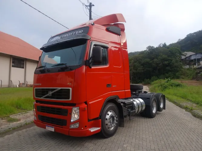 VOLVO FH 440 ANO 2009 CAMBIO MANUAL