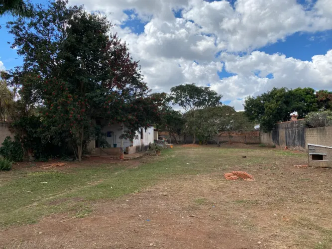 Lote no Condomínio Mansões Entre Lagos