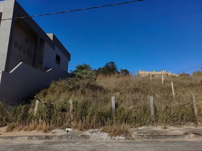 Lote bairro Tiradentes em Conselheiro Lafaiete