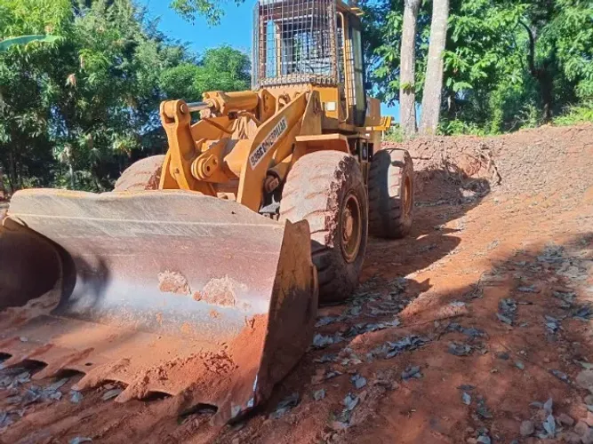 PÁ CARREGADEIRA CATERPILLAR