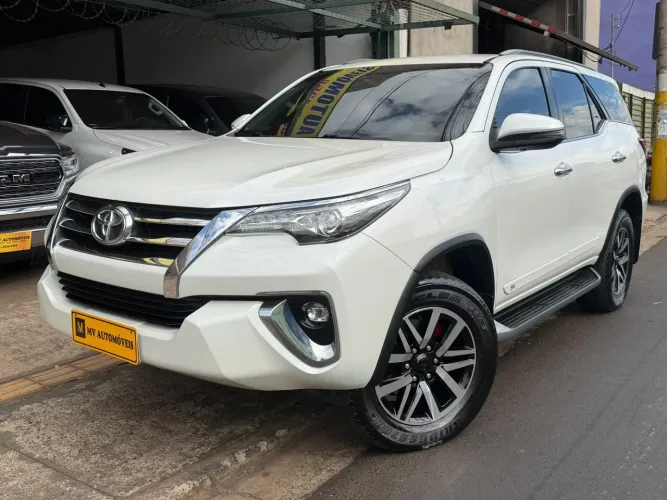 Toyota Hilux SW4 4X4 2.8 Diesel 2018