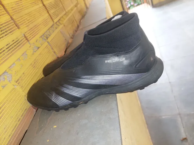 Vendo ou troco chuteira society adidas predator TM 43