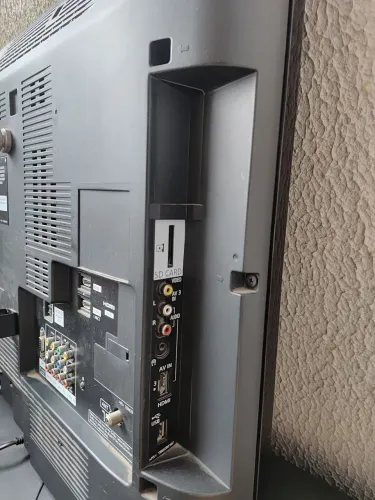 Tv Panasonic Viera 32 polegadas, Obs HDMI não funciona, para conectar algo usar entrada AV