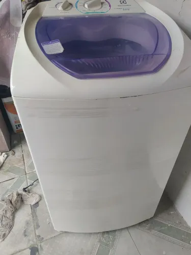 Máquina de lavar semi nova