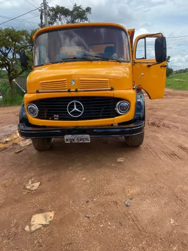Vendo MB 1113 caçamba toco ano 1977 valor 68 mil ZAP *