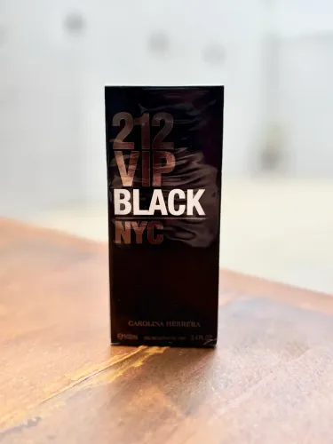 212 vip black