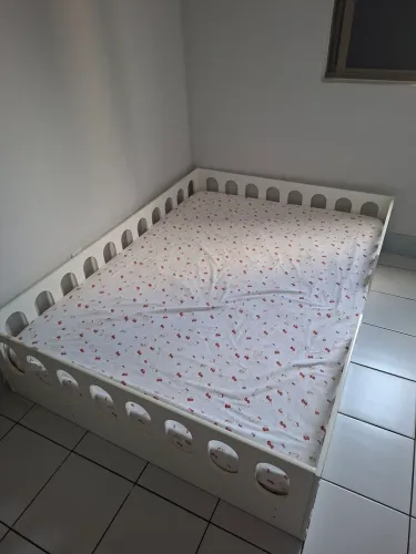 Cama montessoriana casal tamanho padrão com colchão 