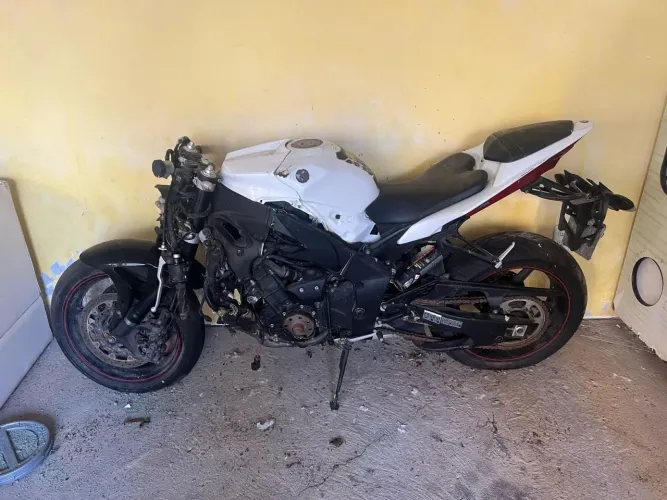 Moto Yamaha R1 1000cc 2013 Batida