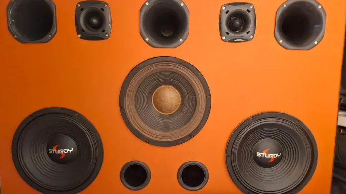 Caixa de Som + Amplificador