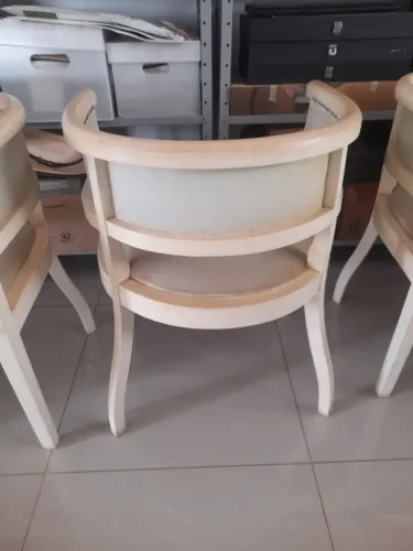 Vendo duas poltronas clássicas estilo romântico e em ótimo estado!