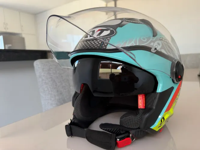 Capacete KYT Viseira e Óculos Novo (Usado 3 vezes )