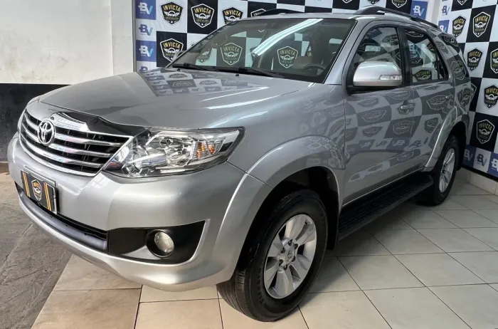 Toyota Hilux SW4 SR 4X2 2.7/ 2.7 Flex 16V Aut. 2015