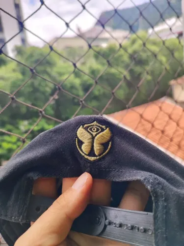 Boné Tomorrowland oficial comprado em evento! Preto e dourado