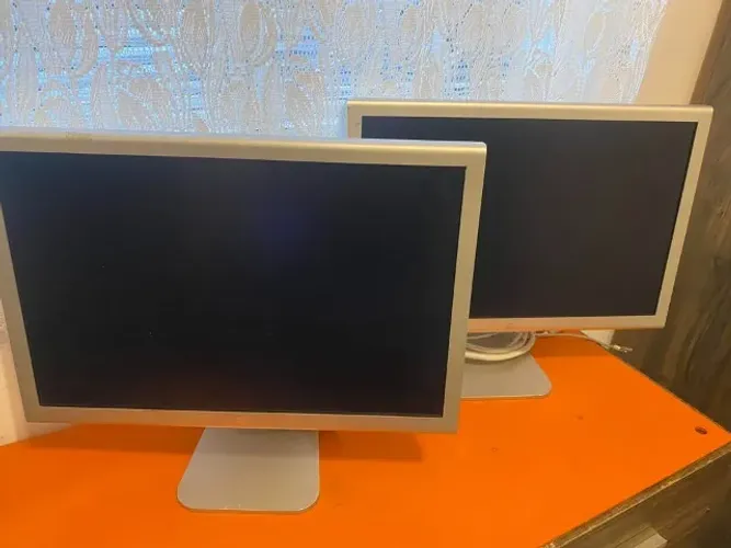 lote com 2 Apple A1081 Widescreen Tela de Cinema 20" Monitor LCD