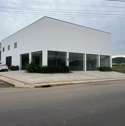 Aluga se , Galpao 583 m2 Camboriú sc Bairro Santa Regina