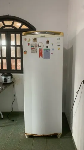 Geladeira com freezer