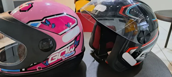Vende-se Capacetes Novos de Loja. 