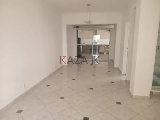 ALUGA-SE CASA EM CONDOMÍNIO, 3 DORMITÓRIOS, ARMARIOS, LAVABO, QUINTAL E CHURRASQUEIRA