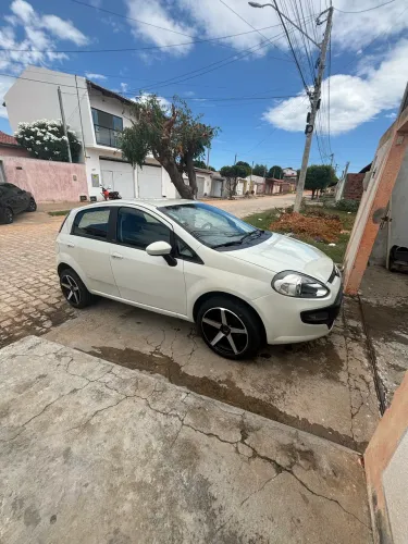 Fiat Punto Essence Dualogic 1.6 Flex 16V 5P 2013