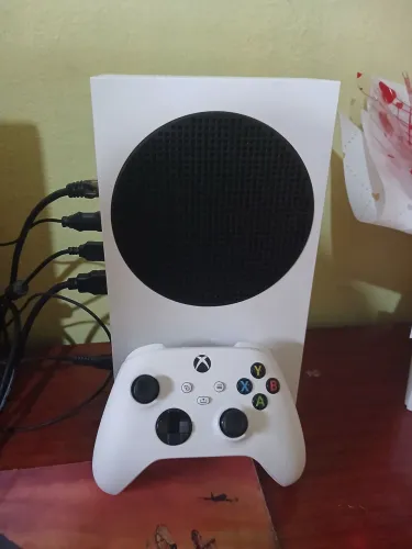 Xbox series S +Controle Hall fact+Carregador de pilhas+1Jogo 