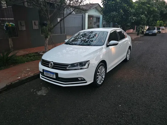 Volkswagen Jetta Comfortline 1.4 TSI 16V 4P Aut. 2017