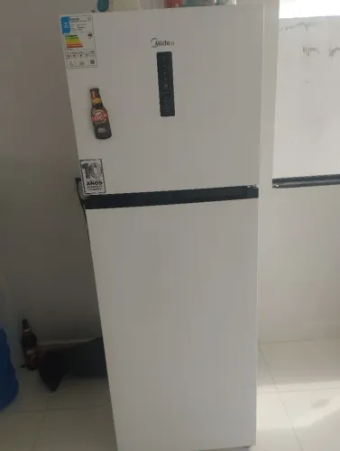 Geladeira nova 5 meses de uno 220v 1800 