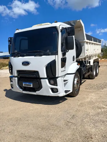 Caminhão caçamba fordcargo2429. Ano2014
