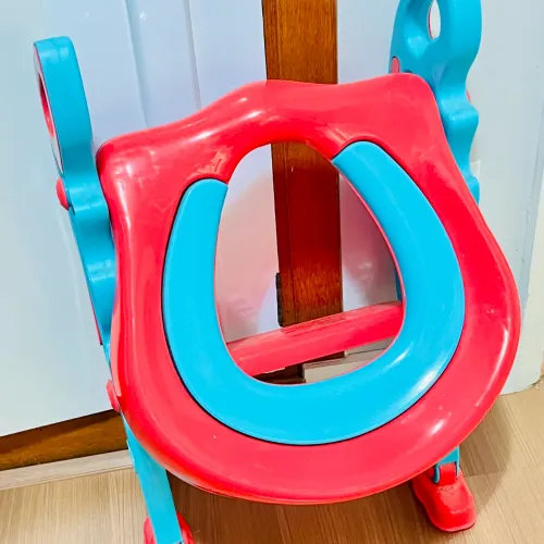 Assento Redutor de Vaso Sanitário com Escada - Ideal para Desfralde