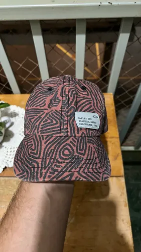 Boné Oakley regulável 
