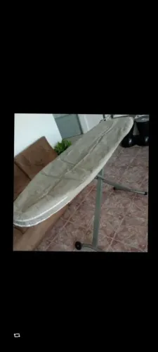Tábua de passar roupa de Metal