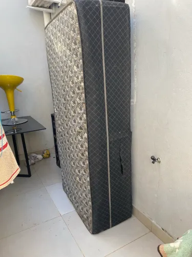 Vendo cama box de soiteiro