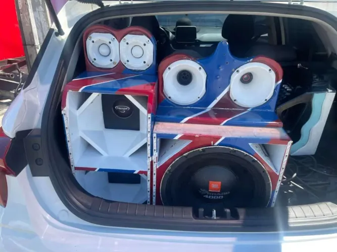 Som automotivo