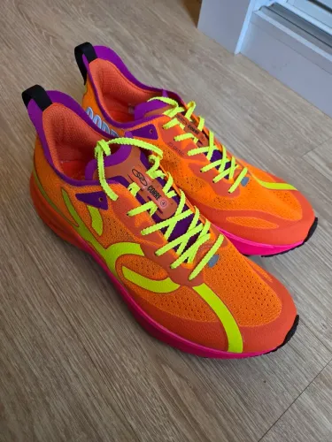 Tenis olympikus corre 4. 42
