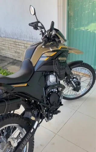 Yamaha xtz lander 250 ano 2023 bege.