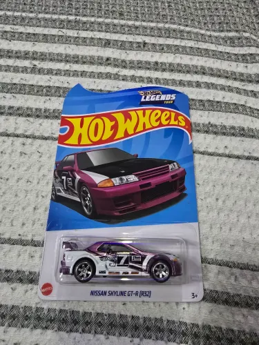 Hot Wheels Legends Tour Nissan Skyline GT-R R32