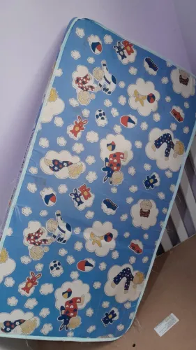 Berço com colchao