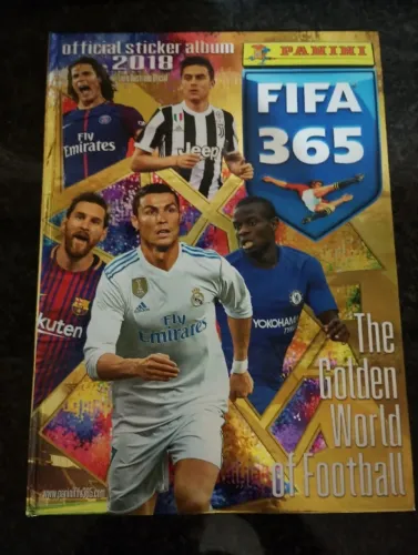 Álbum capa dura incompleto FIFA 365 de 2018 com 200 figurinhas coladas.
