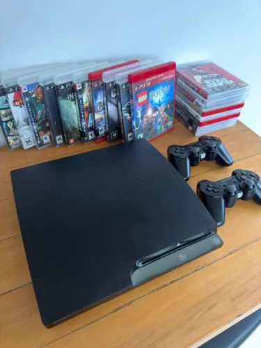 Ps3 slim com 2 controles e + de 20 jogos