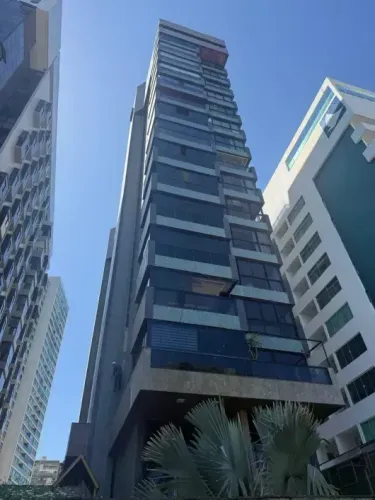 OPORTUNIDADE ÍMPAR! ALUGO ALTO NÍVEL. MOBILIADO! 04 SUITES, 04 VAGAS, ALTO NÍVEL