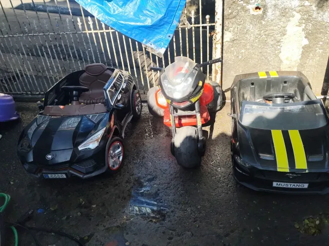 Carrinho eléctrico e moto elétrica