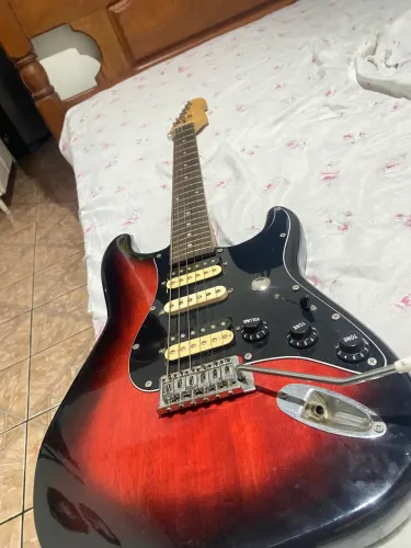 GUITARRA CUSTOM + PEDAL DISTORÇÃO DOD
