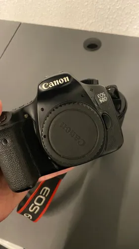 Canon 60D - Semi Nova