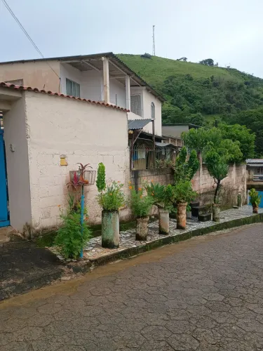 Casa Dois andares com suite. 