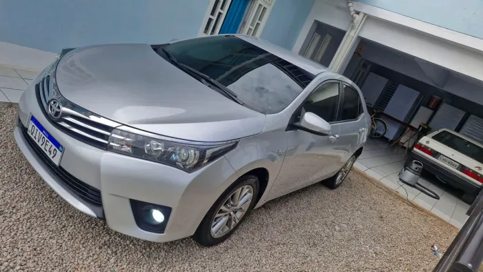 Toyota Corolla Altis 2.0 Flex 16V Aut. 2015