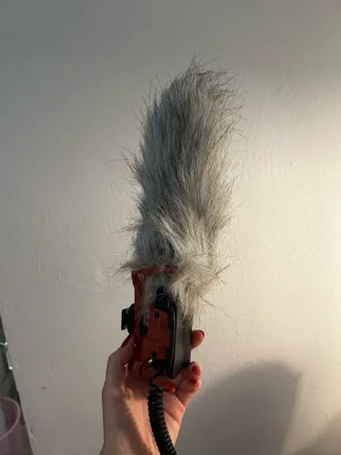 Microfone Rode VideoMic para Câmera - Shotgun Direcional com Protetor de Vento