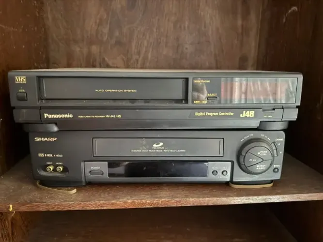 Video Cassete antigo Panasonic e Sharp
